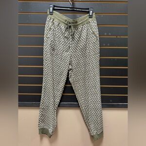 Max Studio Olive Green Geometric Print Jogger Pants
Size: Medium (M)
📌 MSRP: $98